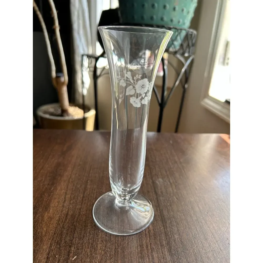 New Vintage Avon Hummingbird Crystal Clear Glass Bud Vase gift